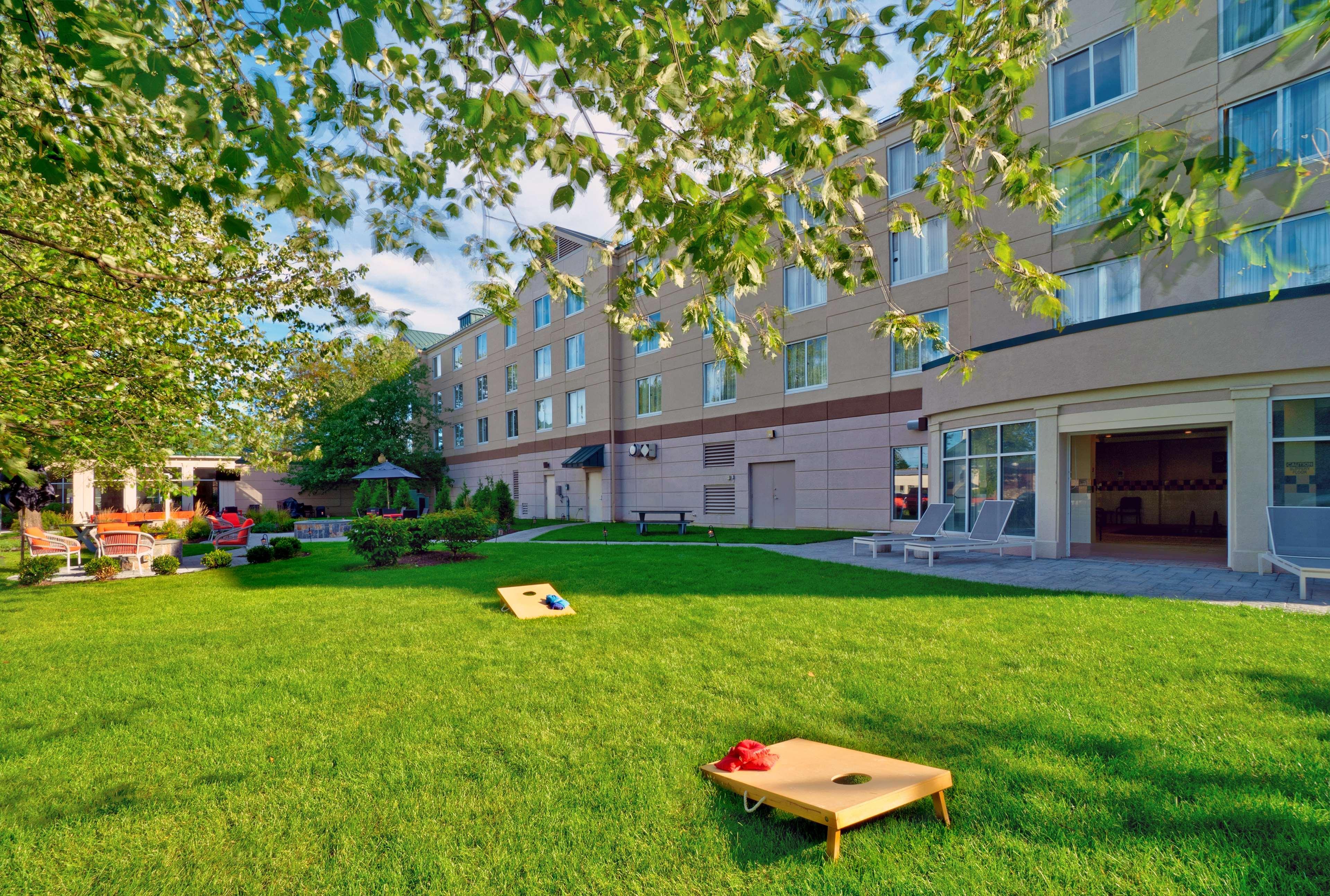 Hilton Garden Inn Saratoga Springs Exterior foto